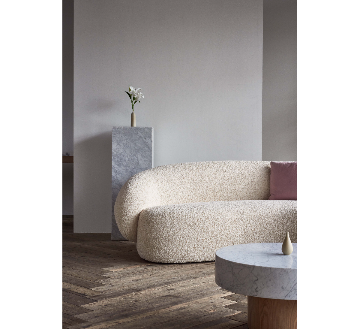 Диван KARMA Andrew Martin, стоимость 583 200 руб.  Фотография 4